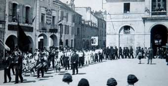 14 juillet 1937- Départ de la manifestation nayaise  (UL CGT Nay)